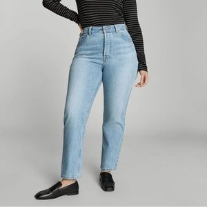 Everlane 90’s cheeky straight jean